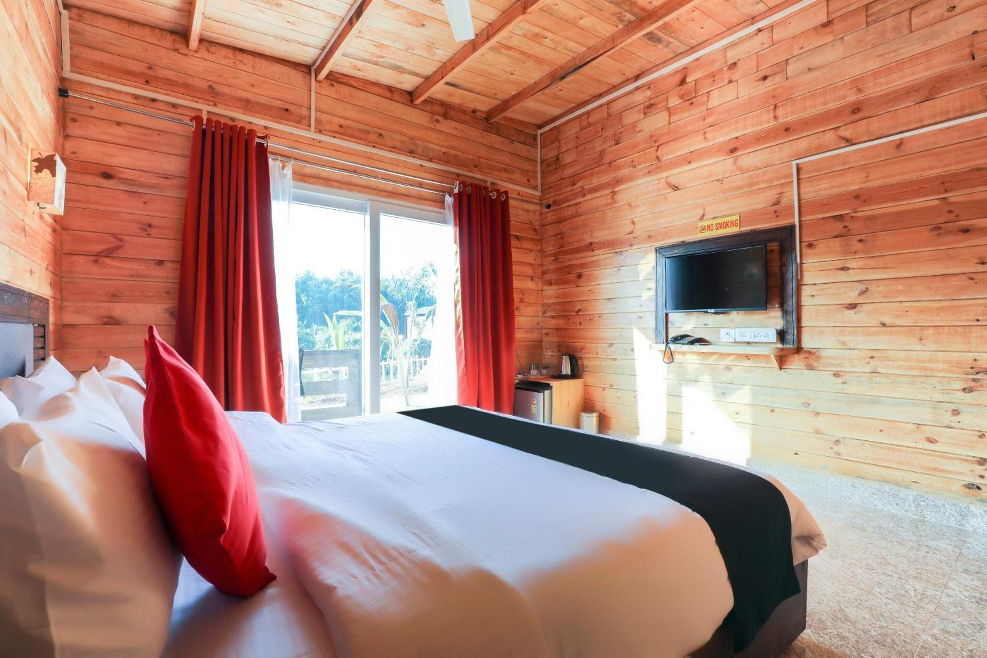 Bliss Water Hotel 3*